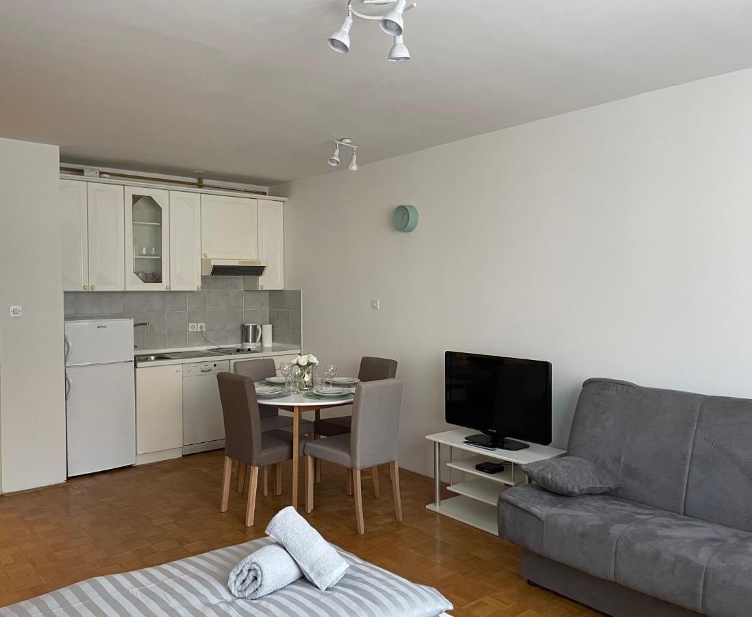 Apartment Green - Grey Ljubljana Bagian luar foto